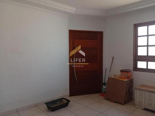 CASA À VENDA NO PQ. JAMBEIRO