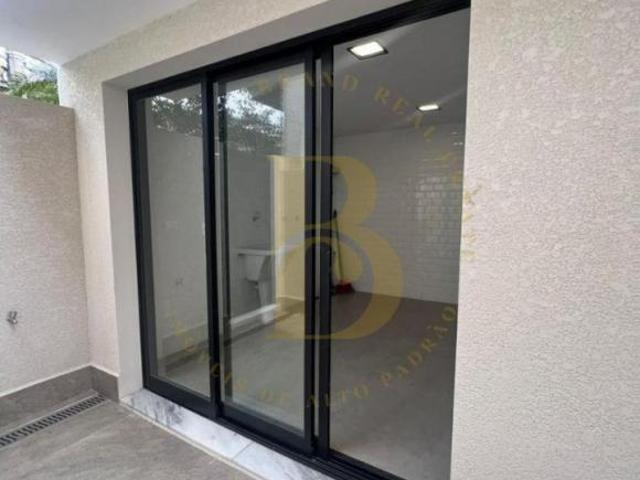 Casa á venda no Residencial 3 em Alphaville, 310 m², 3 suítes e 6 vagas