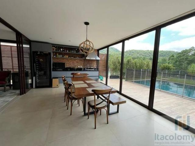 Casa à venda no Residencial Alphasitio Tamboré