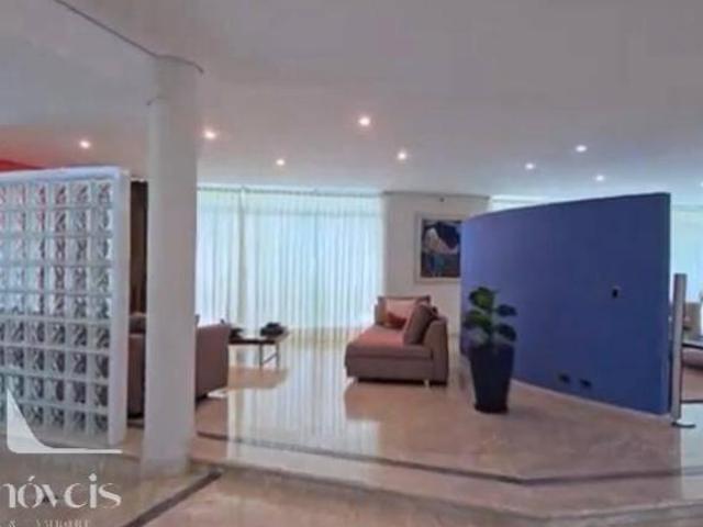 CASA À VENDA NO TAMBORÉ 2 | 4 SUÍTES, PISCINA E AMPLOS AMBIENTES