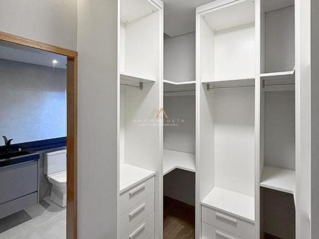 Casa à venda no Village La Montagne, com 3 suítes, escritório, lavabo, piscina