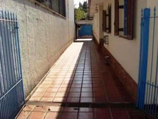 CASA A VENDA, NOJARDIM AMÉRICA, COM 03 DORMITÓRIOS, SUÍTE MASTER COM CLOSET, SALA 3 AMBIENTES COM TE