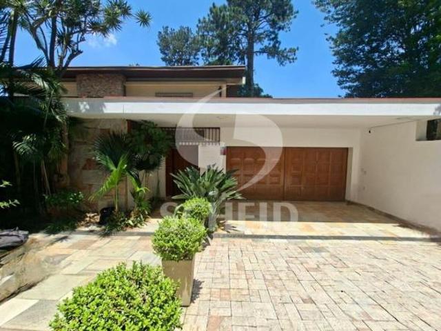 Casa à venda na Chácara Monte Alegre com 357m² construídos e 980m² de terreno