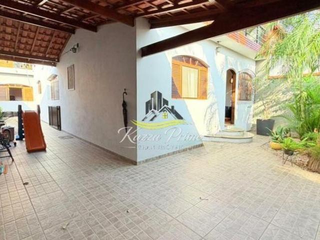 Casa à venda na Cidade Dutra a venda com 257 m², 3 dormitórios, 1 suíte, 4 vagas de garagem