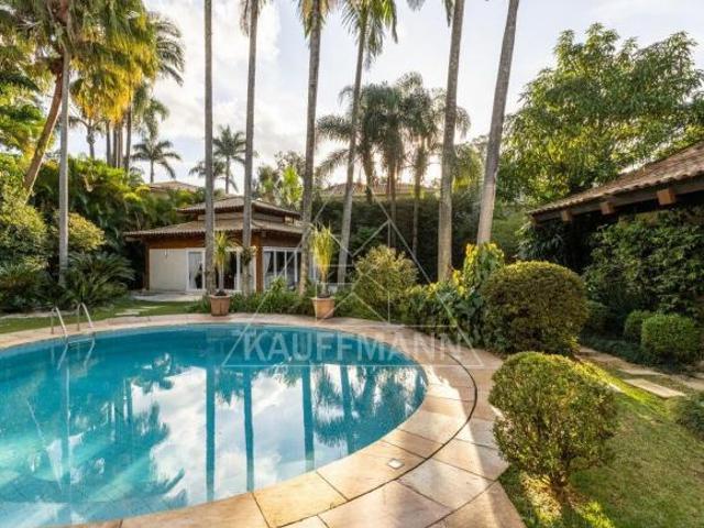 Casa a venda na Cidade Jardim com 590,00m², 3 suítes, 11 vagas