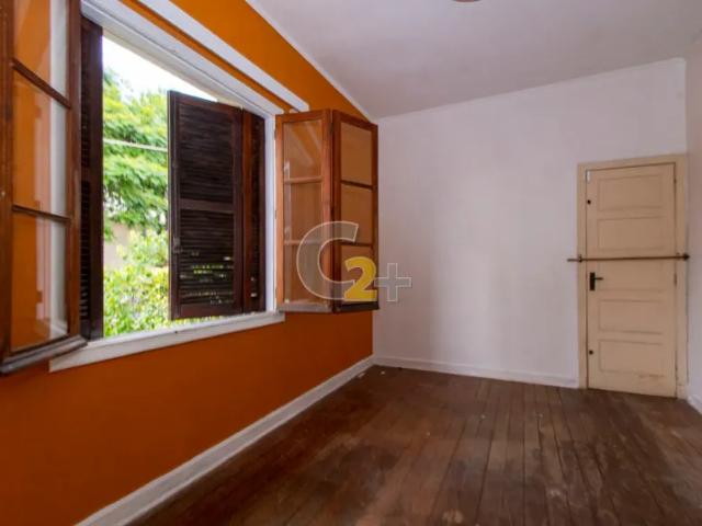 Casa á venda na Aclimação, 295 m², 3 quartos, 2 vagas de garagem