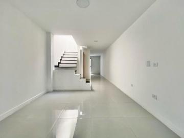 Casa à Venda na Astúrias | QVista Inteligência Imobiliária Guarujá