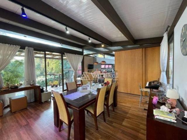 Casa a venda na Granja Viana