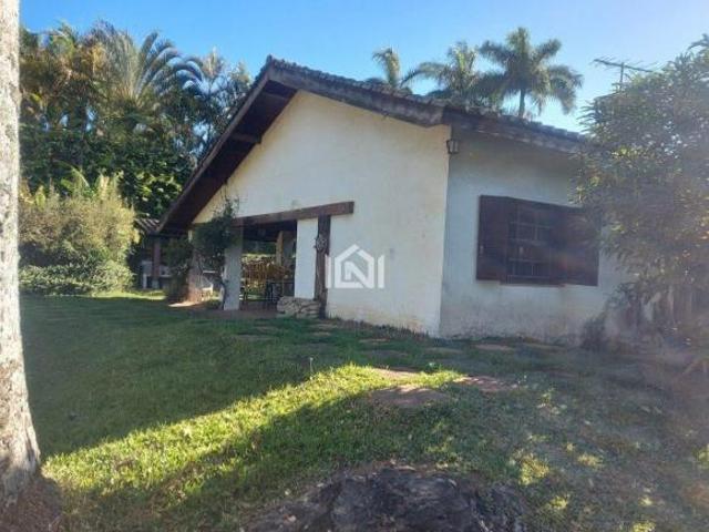 Casa à venda na Granja Viana
