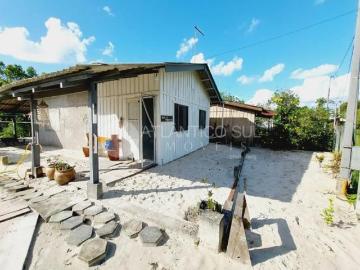 Casa à venda na ILHA DAS PEÇAS a 120 metros do mar, GUARAQUECABA PR