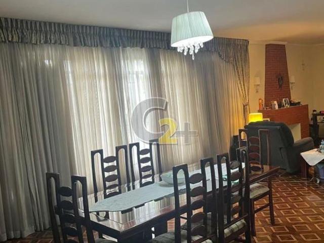 Casa à venda na Lapa, com 3 quartos, 2 suítes e 5 vagas
