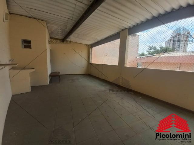 Casa a venda na Mooca, com 3 suites sendo a master com hidromassagem, sala com mezanino, escritorio, churrasqueira, 6 banheiros, 4 vagas, sacada