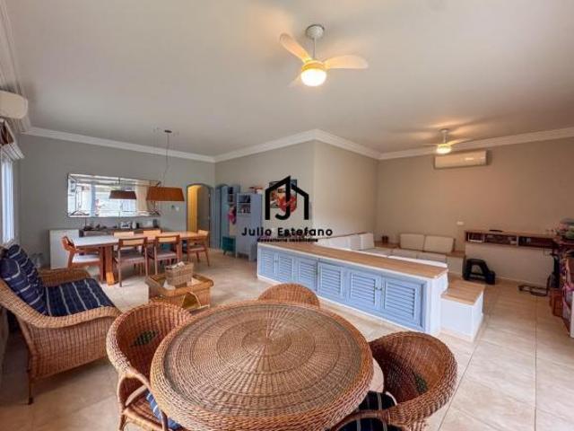 Casa à venda na Praia do Lázaro