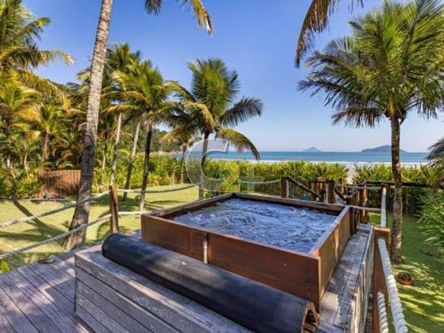 Casa à venda na Praia da Baleia, 7 quartos, 7 suítes e 4 vagas
