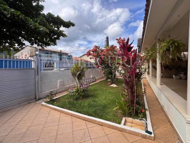 Casa à venda na Praia da Enseada em Guarujá