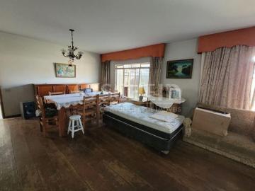 Casa à venda na região da Cupece, 380 m², 4 Quartos, 1 Suíte, 6 Vagas