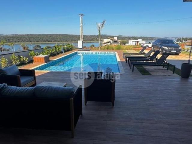 Casa à Venda na Riviera de Santa Cristina II, Itaí – 4 Suítes