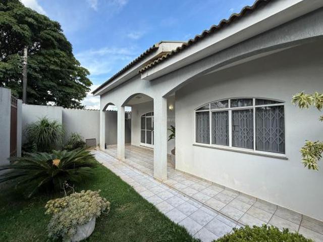 CASA À VENDA NA VILA AGARI PRÓXIMO DO COLÉGIO SÃO JOSÉ EM APUCARANA