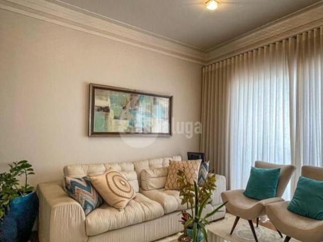 Casa à Venda na Vila Frezzarin, Americana: 3 Suítes, 387m²