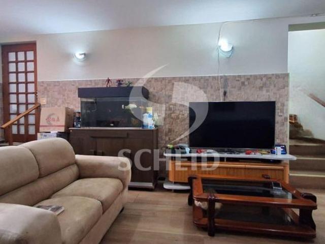 Casa à Venda na Vila Friburgo com 120m², 2 dormitórios e 2 vagas