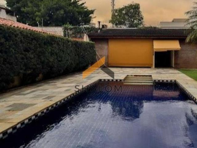 Casa à venda na Vila Inah Terreno amplo, lazer completo e edícula