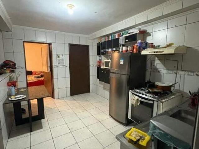 Casa á venda na Vila Junqueira com 3 casas no terreno