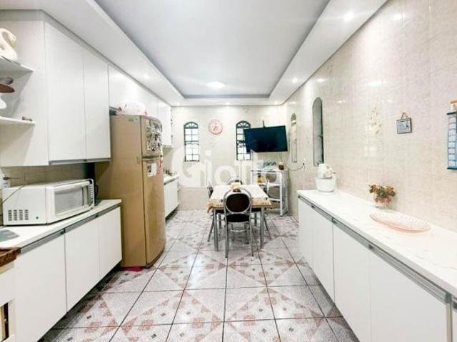 Casa à venda na Vila Lavínia, Mogi das Cruzes/SP 4 dormitórios