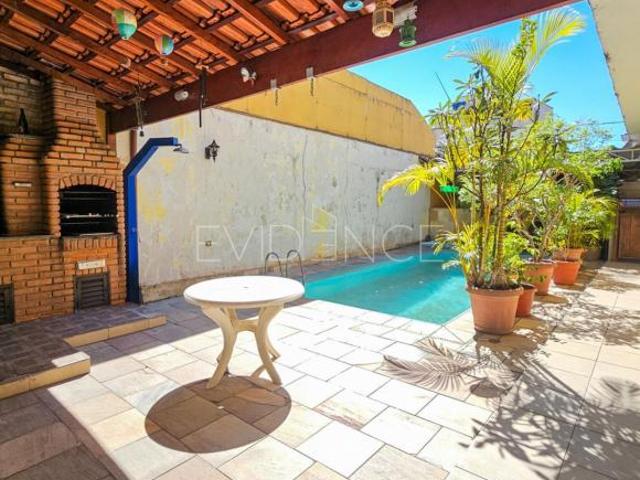Casa à venda na Vila Matilde com PISCINA CHURRASQUEIRA ACEITA PERMUTA
