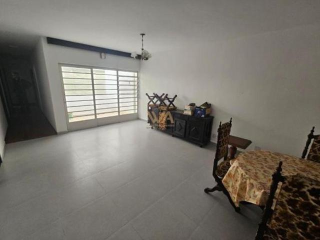 Casa à Venda na Vila Oliveira com 4 Dormitórios e Edícula