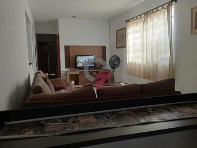 Casa à venda na Vila São José