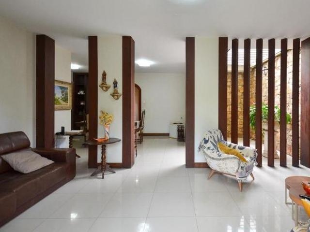 Casa à Venda São Francisco, 5 Quartos, 1500 m2