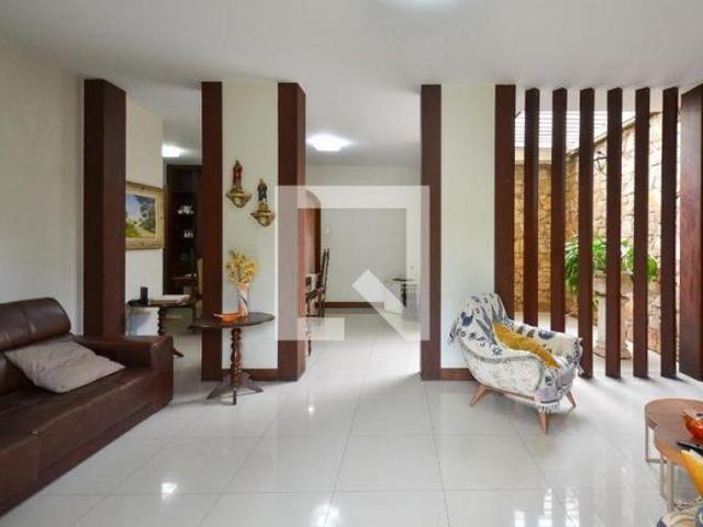 Casa à Venda São Francisco, 5 Quartos, 1500 m² Belo Horizonte