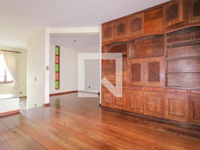 Casa à Venda São Lucas, 4 Quartos, 308 m2