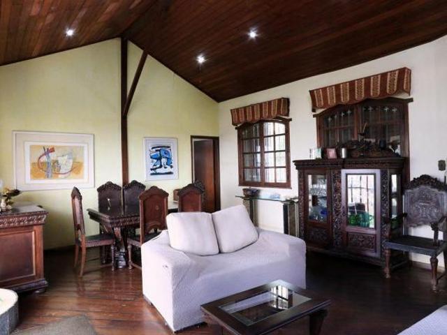 Casa à Venda São Lucas, 4 Quartos, 360 m2