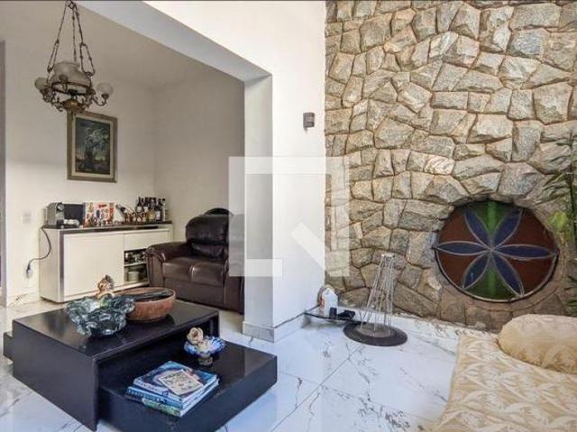 Casa à Venda São Lucas, 7 Quartos, 500 m² Belo Horizonte