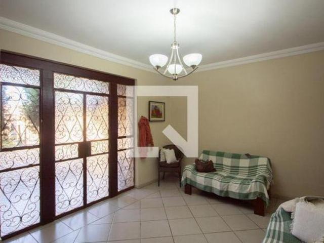 Casa à Venda São Salvador, 3 Quartos, 300 m² Belo Horizonte