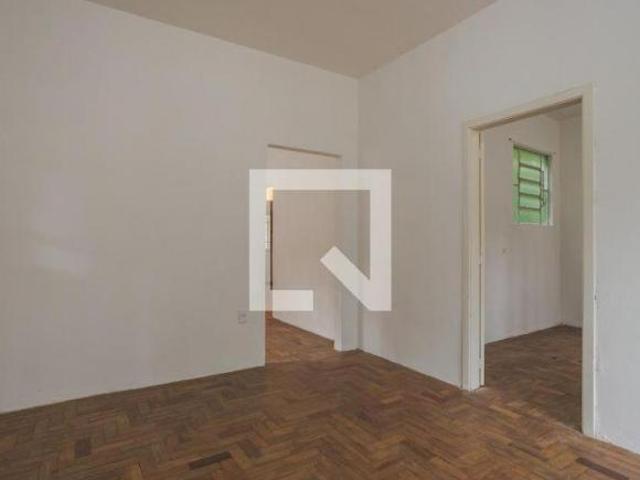 Casa à Venda São Sebastião, 3 Quartos, 200 m² Porto Alegre
