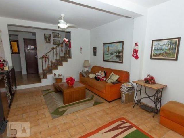 Casa à Venda São Sebastião, 3 Quartos, 220 m² Porto Alegre