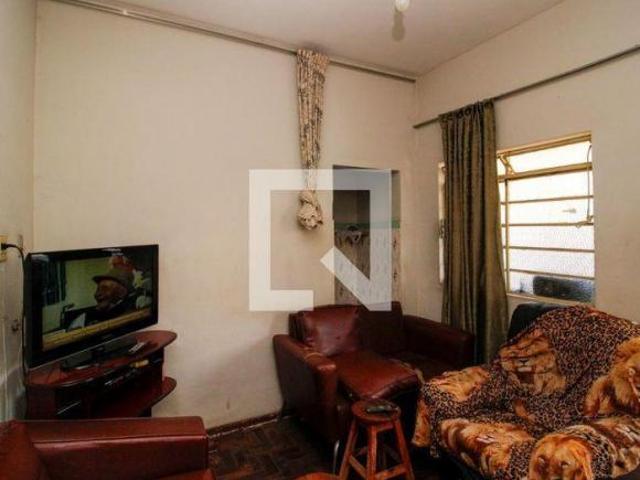 Casa à Venda Sagrada Família, 2 Quartos, 1480 m² Belo Horizonte
