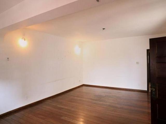 Casa à Venda Sagrada Família, 7 Quartos, 400 m2