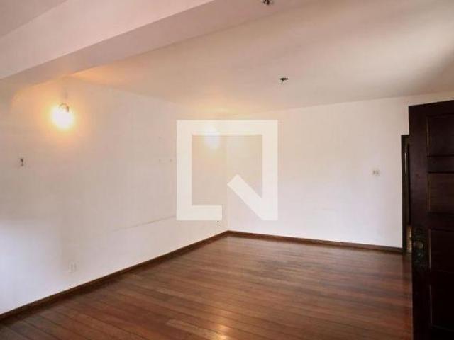 Casa à Venda Sagrada Família, 7 Quartos, 400 m² Belo Horizonte
