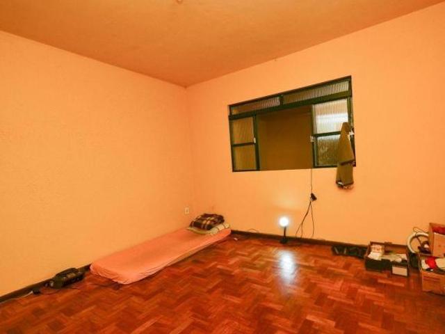 Casa à Venda Sagrada Família, 8 Quartos, 200 m2
