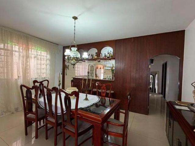 Casa à Venda Salgado Filho, 4 Quartos, 249 m2