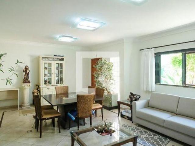 Casa à Venda Santo Antônio, 4 Quartos, 396 m² São Caetano do Sul