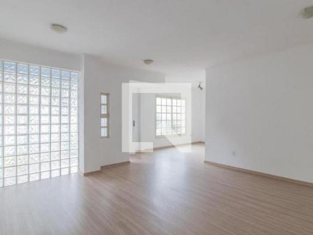 Casa à Venda Santo Antônio, 3 Quartos, 160 m² Porto Alegre