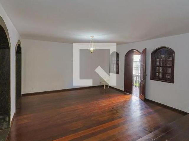 Casa à Venda Santa Cruz, 3 Quartos, 360 m² Belo Horizonte