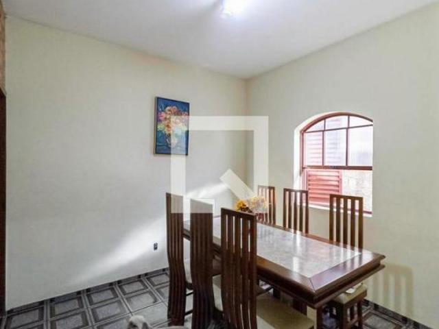Casa à Venda Santa Branca, 3 Quartos, 210 m2