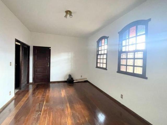 Casa à Venda Santa Branca, 5 Quartos, 360 m2
