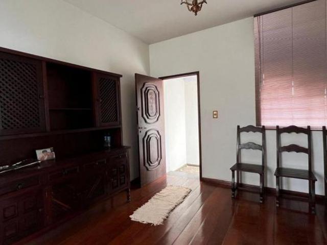 Casa à Venda Santa Efigênia, 2 Quartos, 376 m2