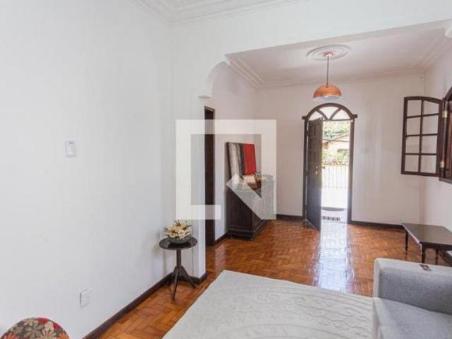 Casa à Venda Santa Efigênia, 4 Quartos, 240 m² Belo Horizonte